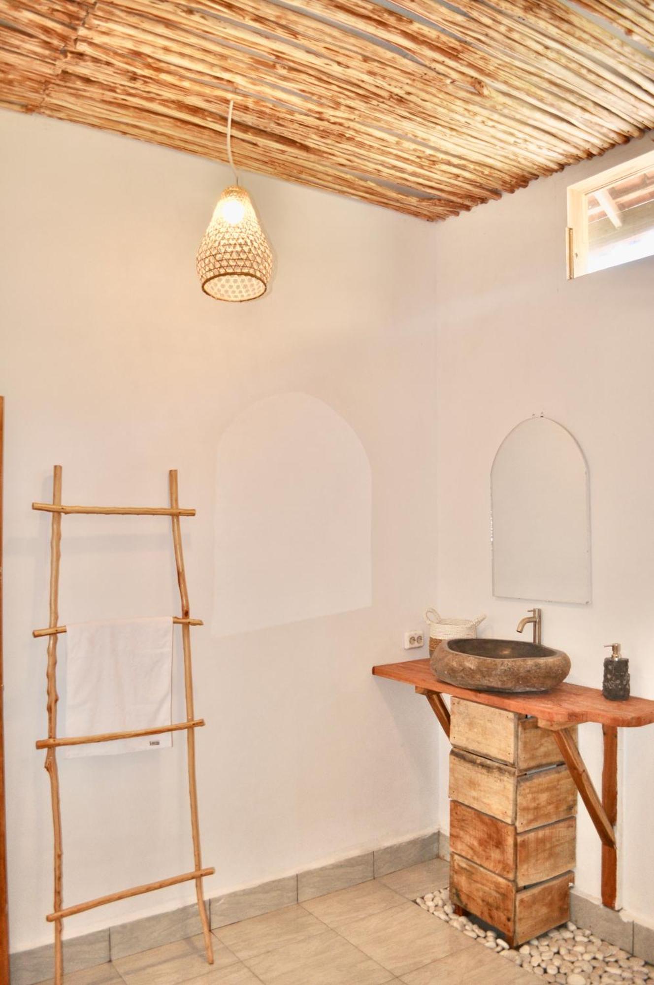 Ripbowl Guest House Селонг Беланак Екстериор снимка